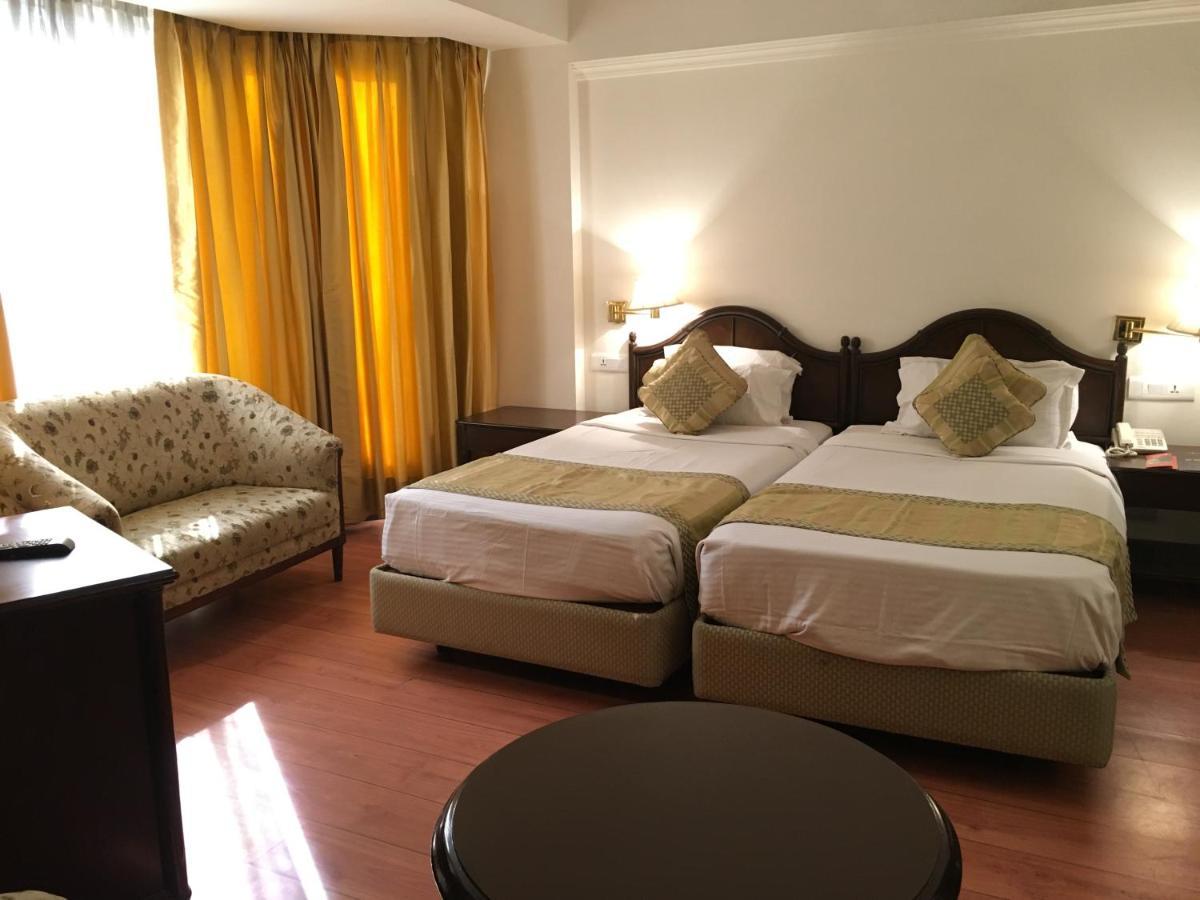 Hotel Mountview Chandigarh Ngoại thất bức ảnh
