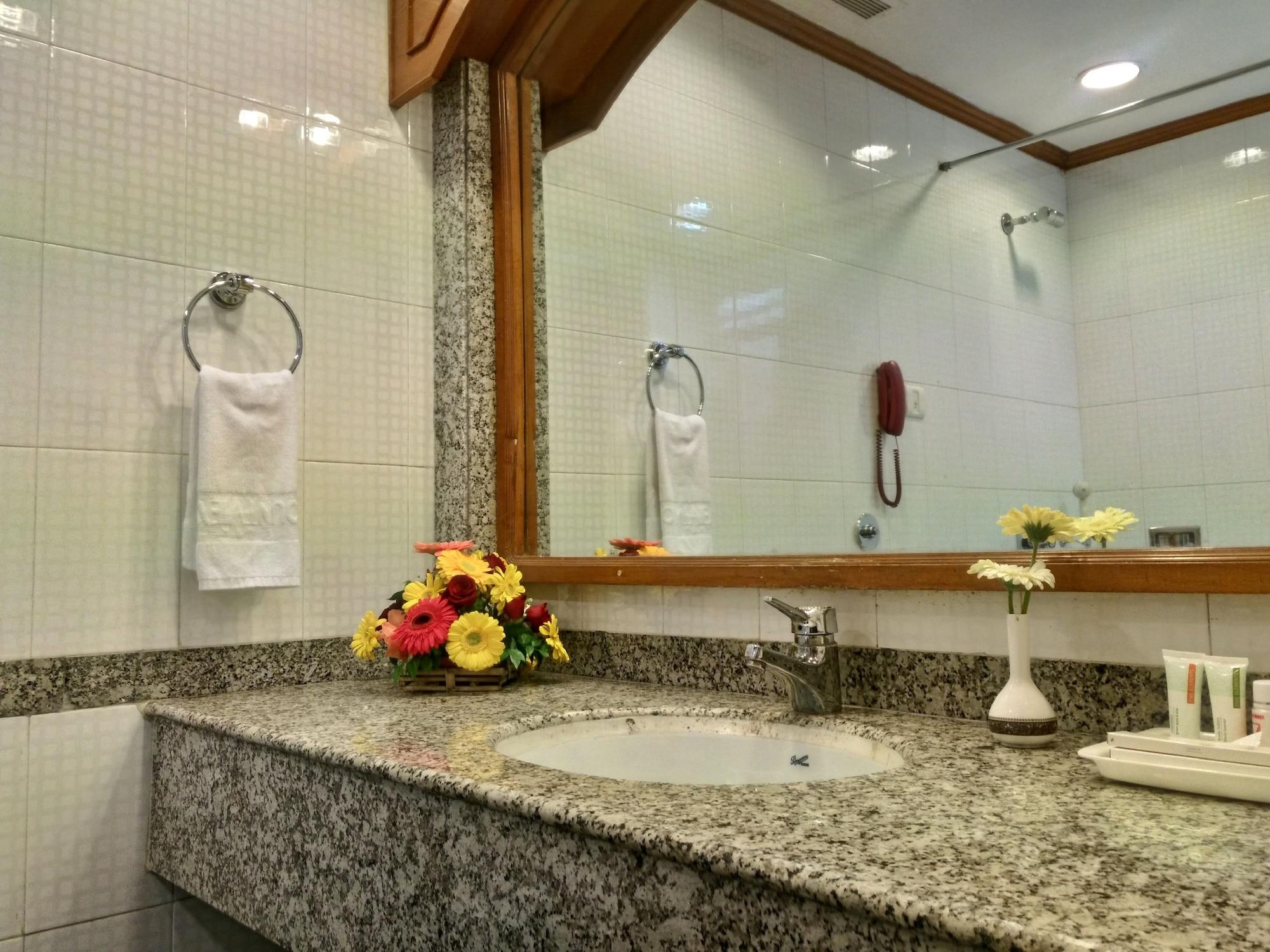 Hotel Mountview Chandigarh Ngoại thất bức ảnh