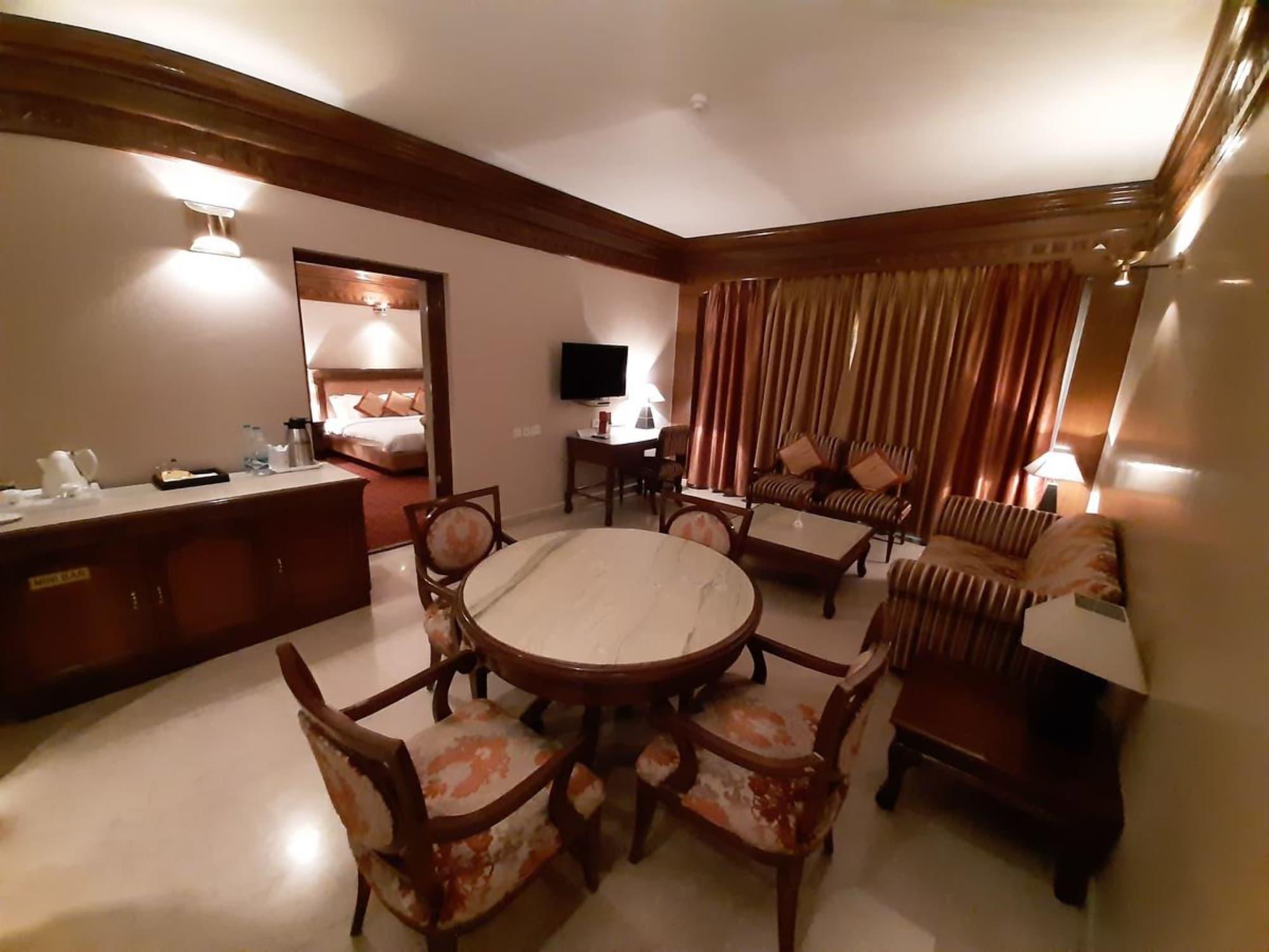 Hotel Mountview Chandigarh Ngoại thất bức ảnh