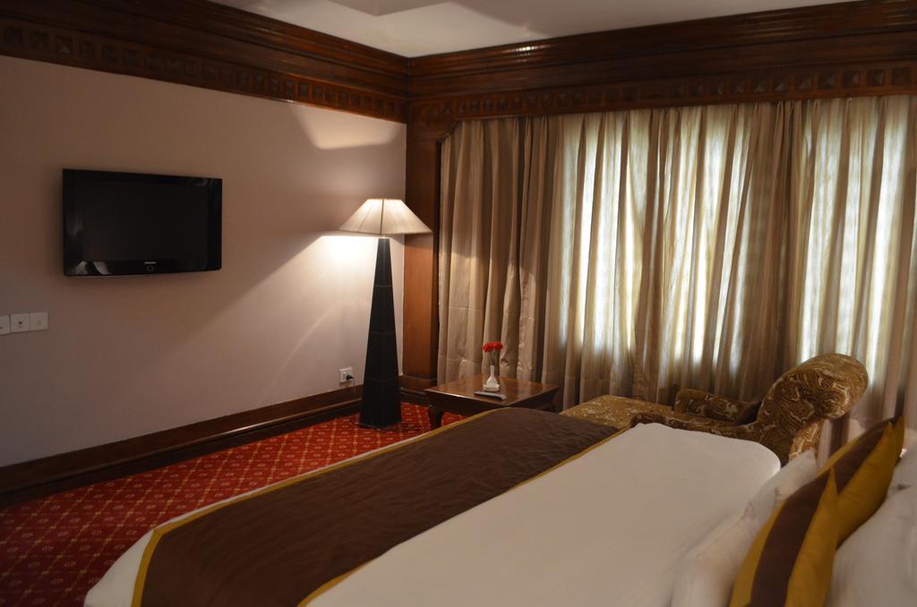 Hotel Mountview Chandigarh Ngoại thất bức ảnh