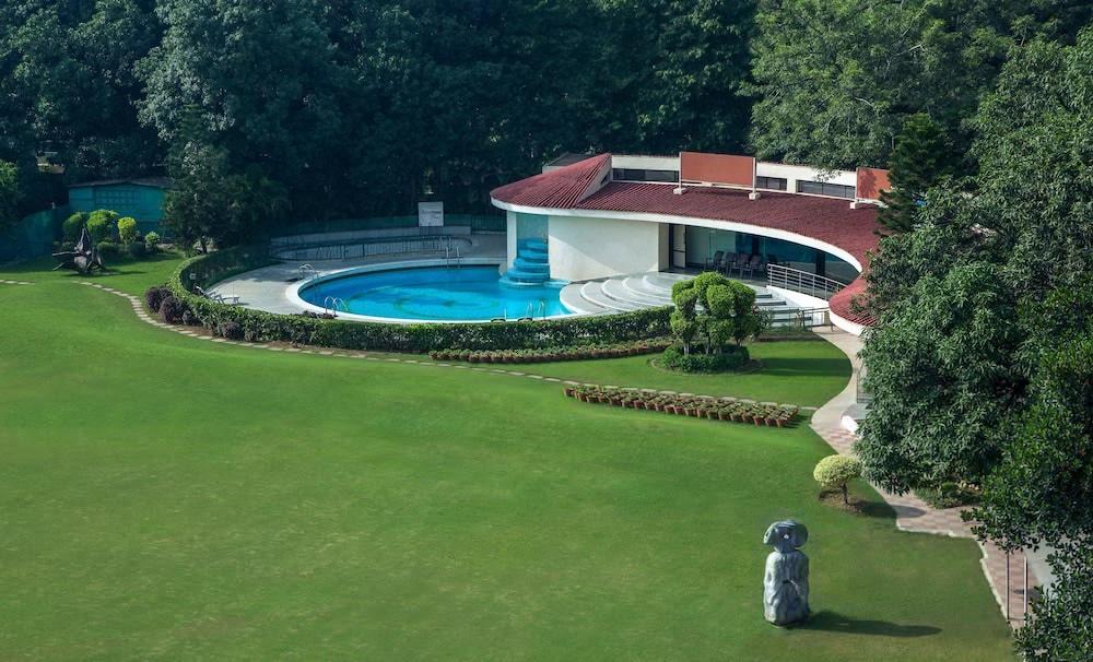 Hotel Mountview Chandigarh Ngoại thất bức ảnh