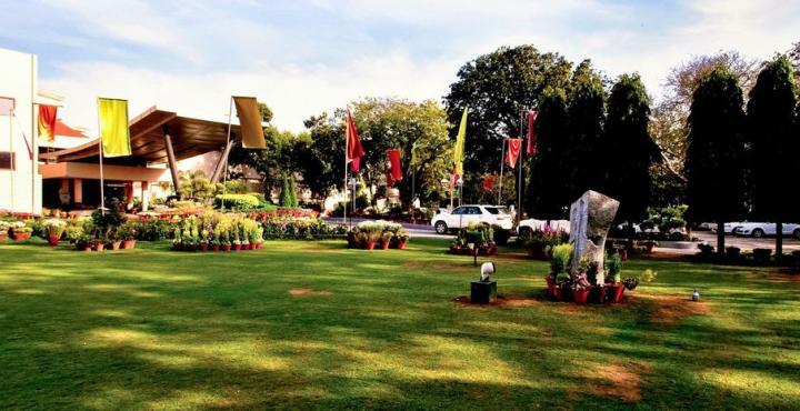 Hotel Mountview Chandigarh Ngoại thất bức ảnh