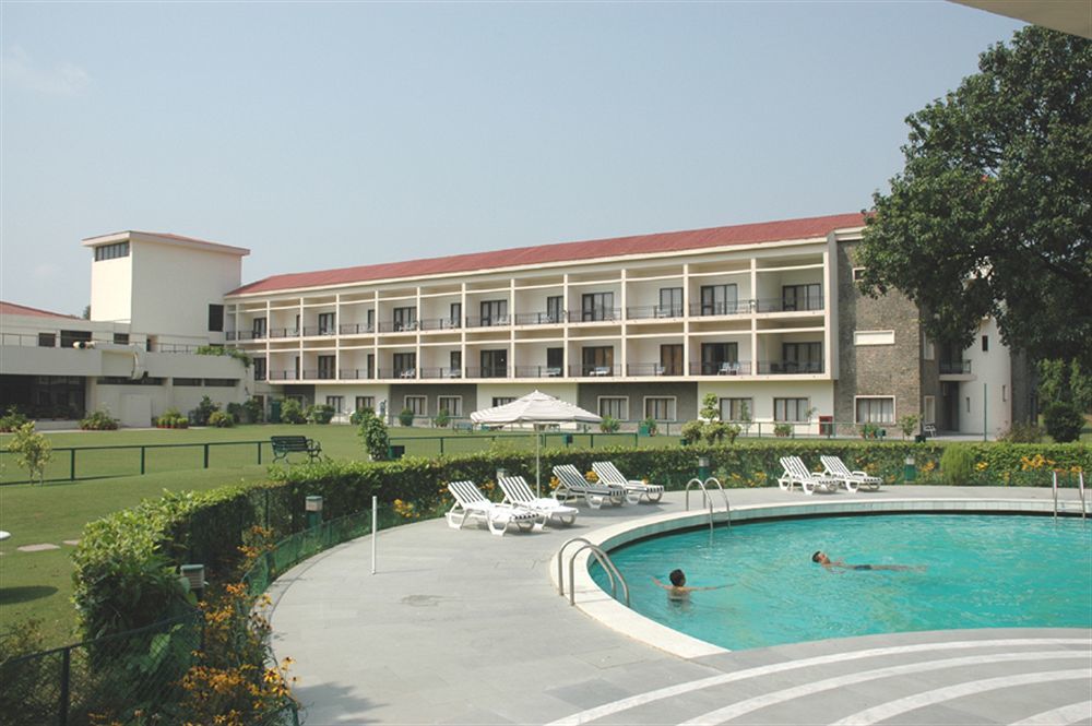 Hotel Mountview Chandigarh Ngoại thất bức ảnh