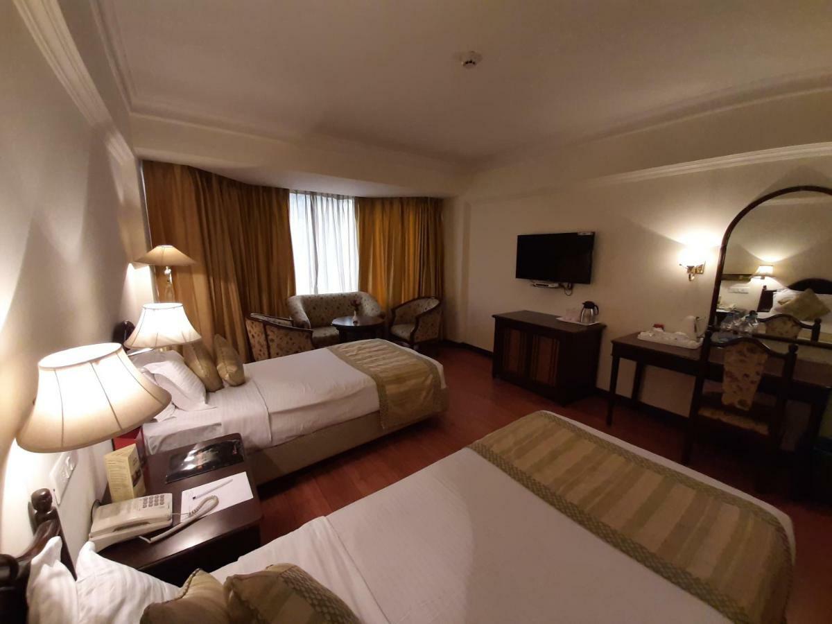 Hotel Mountview Chandigarh Ngoại thất bức ảnh