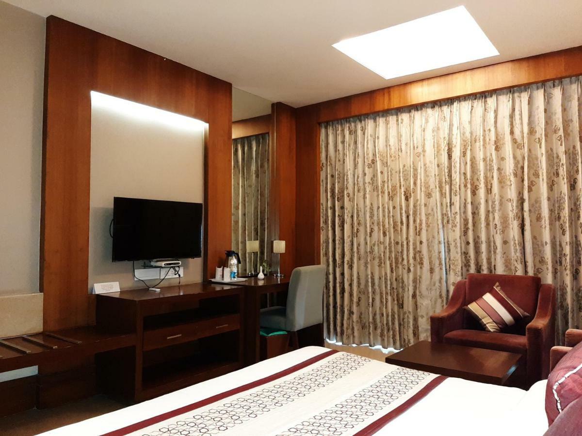 Hotel Mountview Chandigarh Ngoại thất bức ảnh