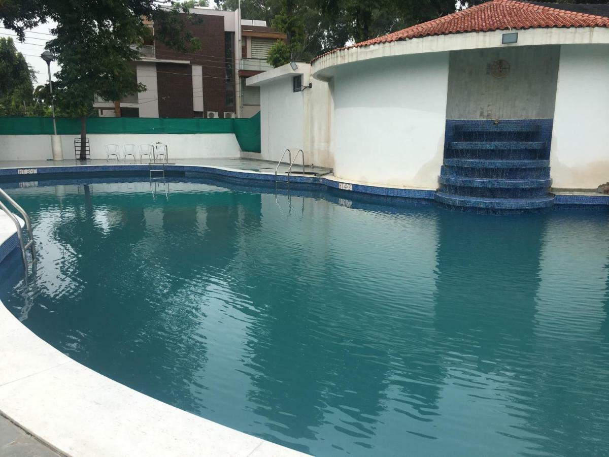 Hotel Mountview Chandigarh Ngoại thất bức ảnh